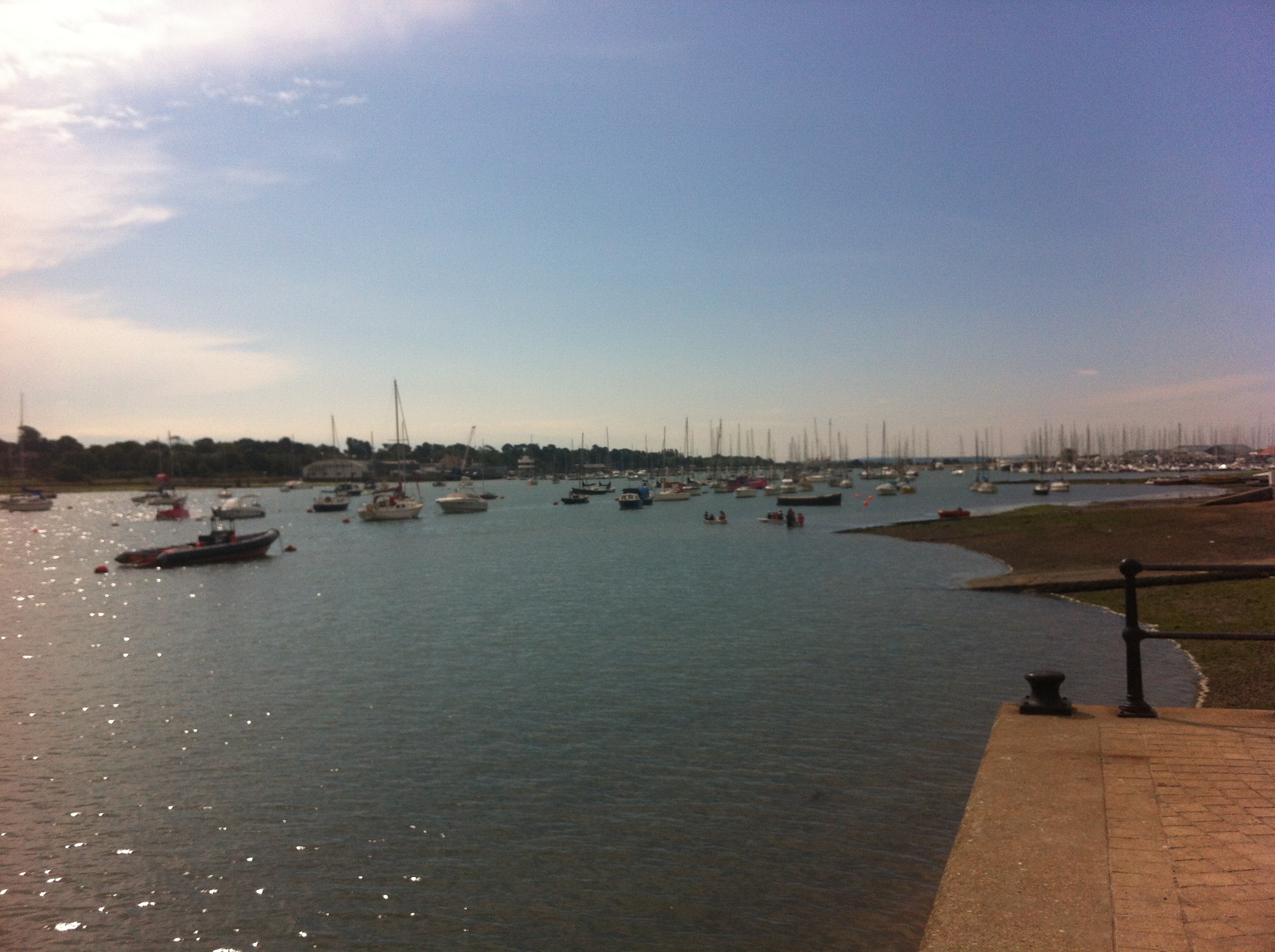 A beautiful walk in the Hamble River Valley followed by optional lunch at the Boathouse - 5.5 miles