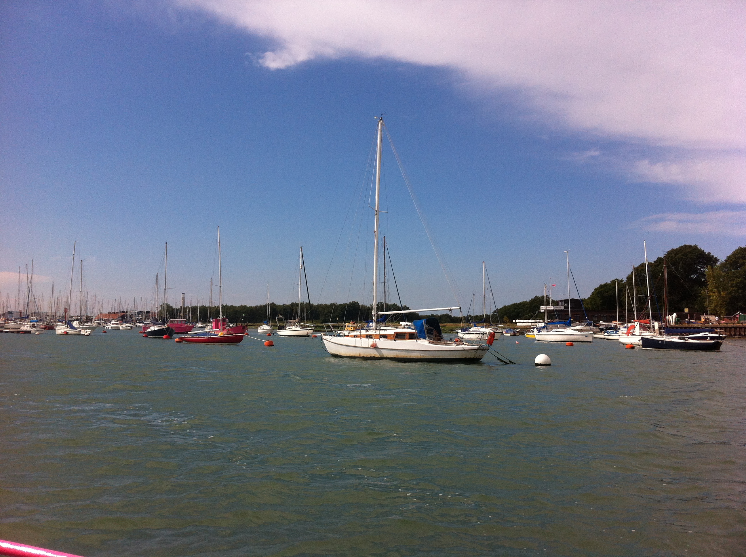 A beautiful walk in the Hamble River Valley followed by optional lunch at the Boathouse - 5.5 miles