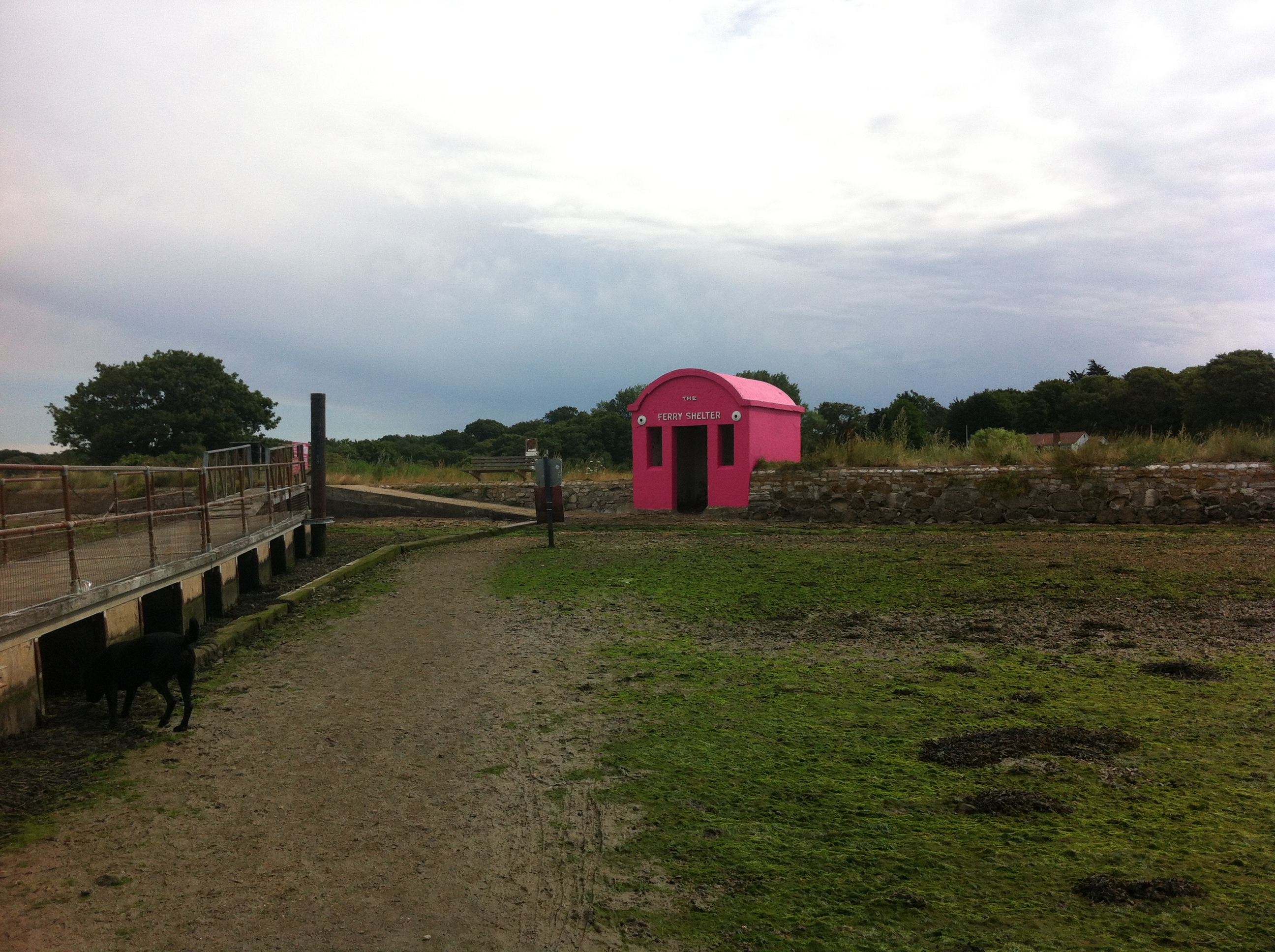 A beautiful walk in the Hamble River Valley followed by optional lunch at the Boathouse - 5.5 miles