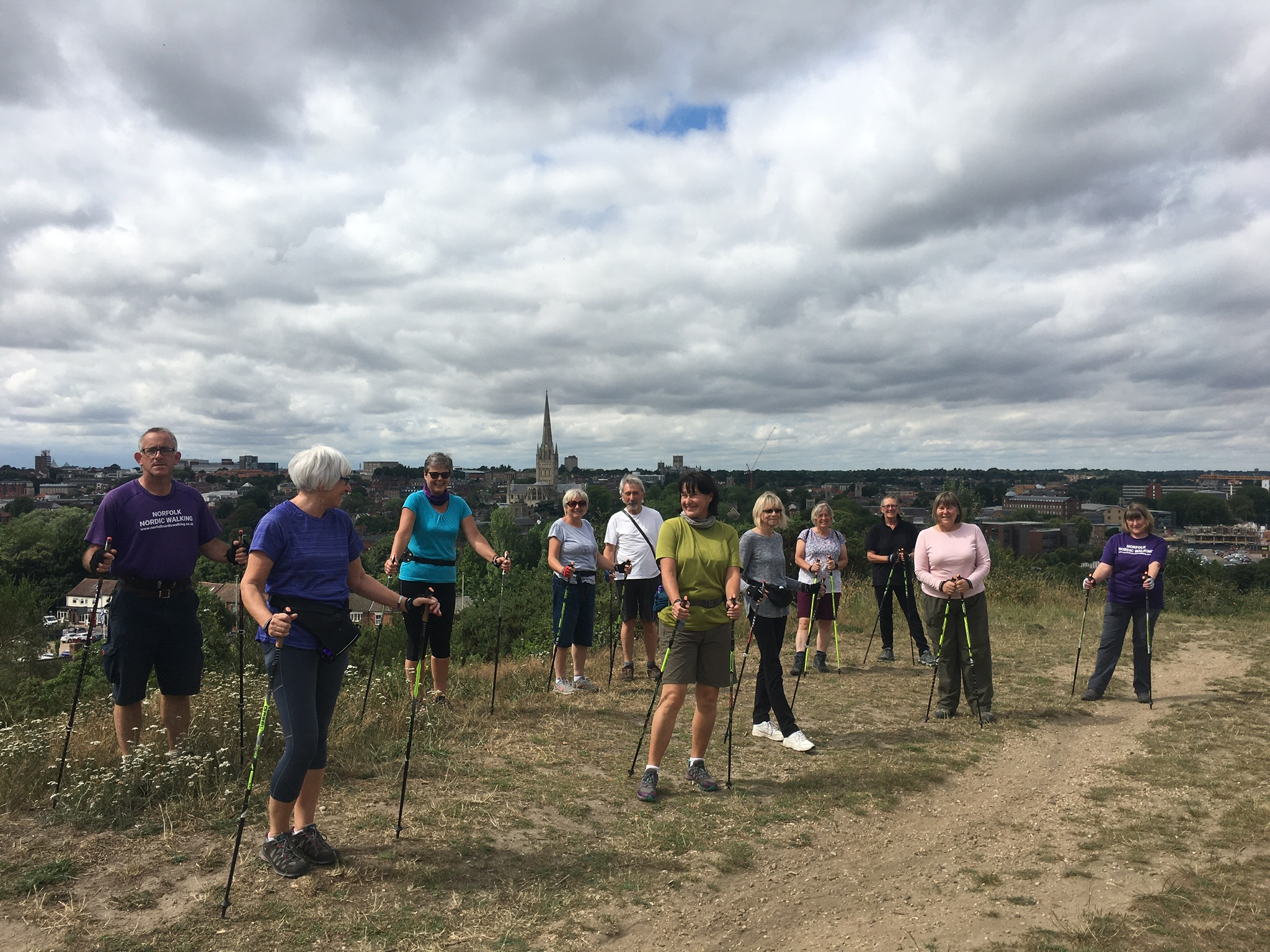 HEYDON CHRISTMAS WALK (3.5ish miles) + LUNCH BY THE ROARING FIRE + SECRET SANTA HO! HO! HO!