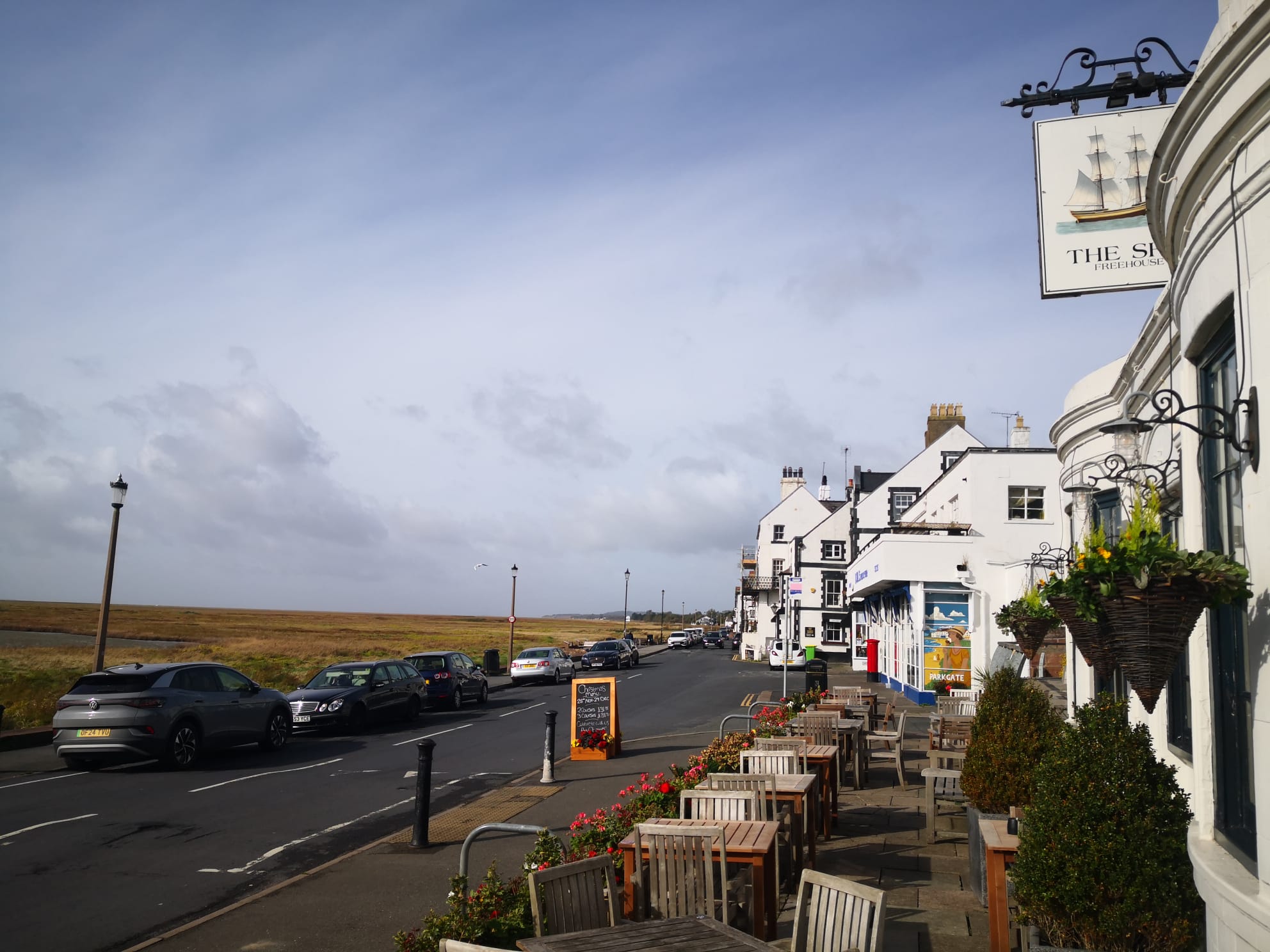 LONGER EXPLORER WALK WIRRAL WAY: HOOTON - WEST KIRBY