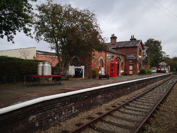 LONGER EXPLORER WALK WIRRAL WAY: HOOTON - WEST KIRBY